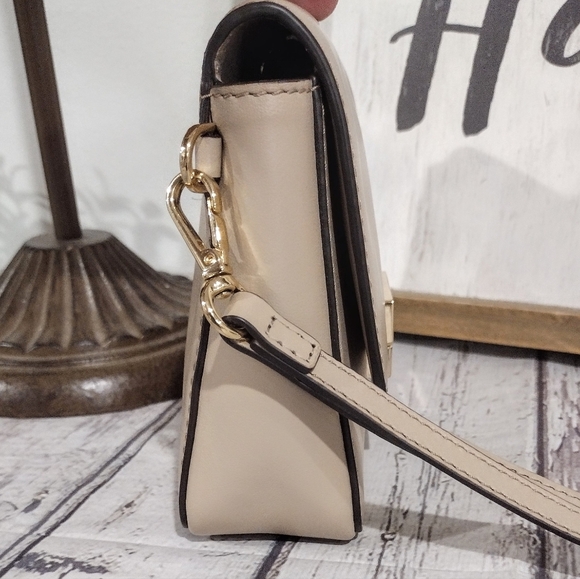 🥰 Michael Kors Madelyn Tan Gold Push Lock Wristlet Clutch Bag - Picture 5 of 13